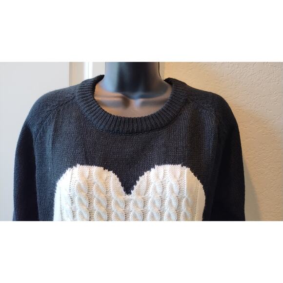 Big White Heart Cable Knit Sweater in Black size M - Picture 2 of 11